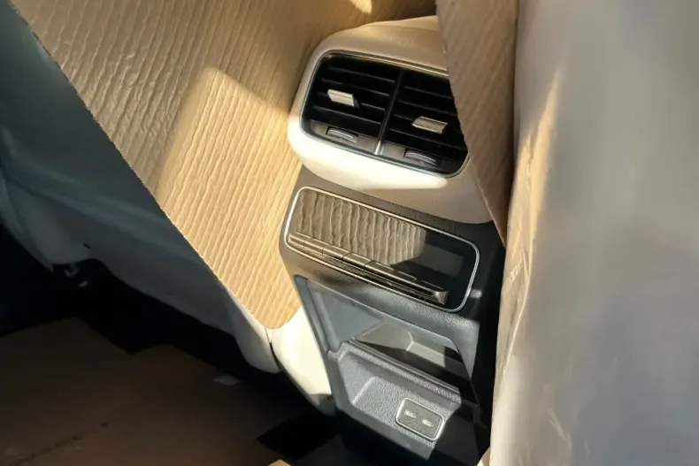 Mercedes-Benz GLC 300 (Clasa GLC) din 2026 cu 70 km - oferta MER180375 - foto 13