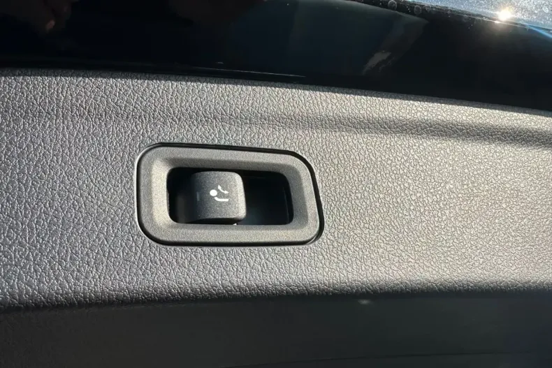 Mercedes-Benz GLC 300 (Clasa GLC) din 2026 cu 70 km - oferta MER180375 - foto 14