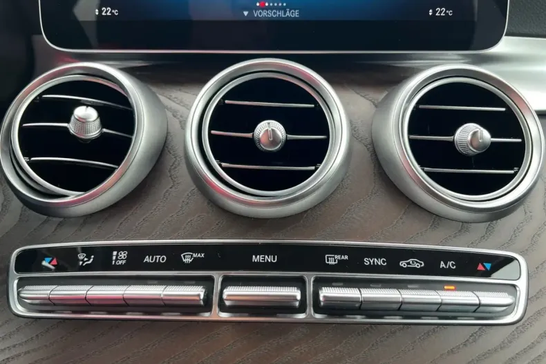 Mercedes-Benz GLC 220 (Clasa GLC) din 2021 cu 70.400 km - oferta MER180378 - foto 14