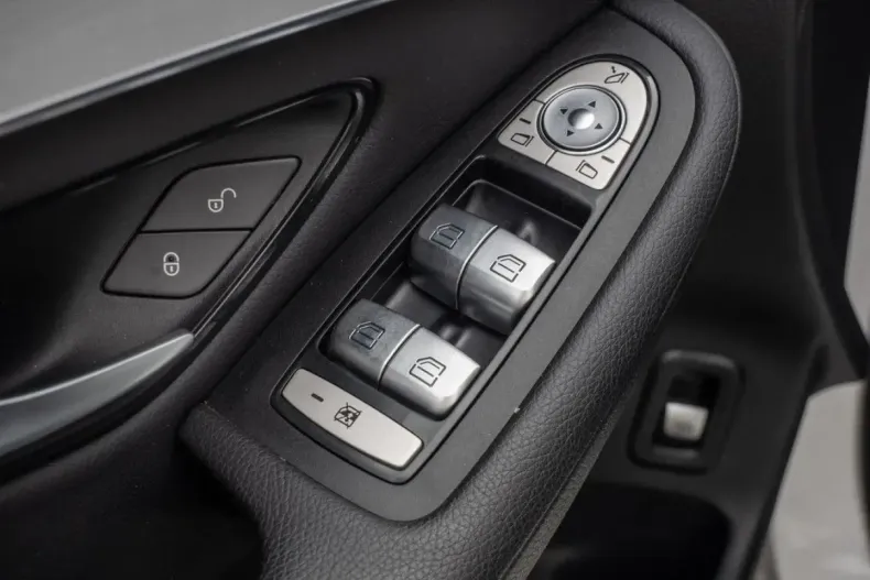 Mercedes-Benz GLC 400 (Clasa GLC) din 2022 cu 72.223 km - oferta MER180381 - foto 17