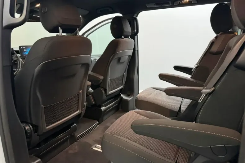 Mercedes-Benz V 300 (Clasa V) din 2022 cu 77.000 km - oferta MER180389 - foto 12