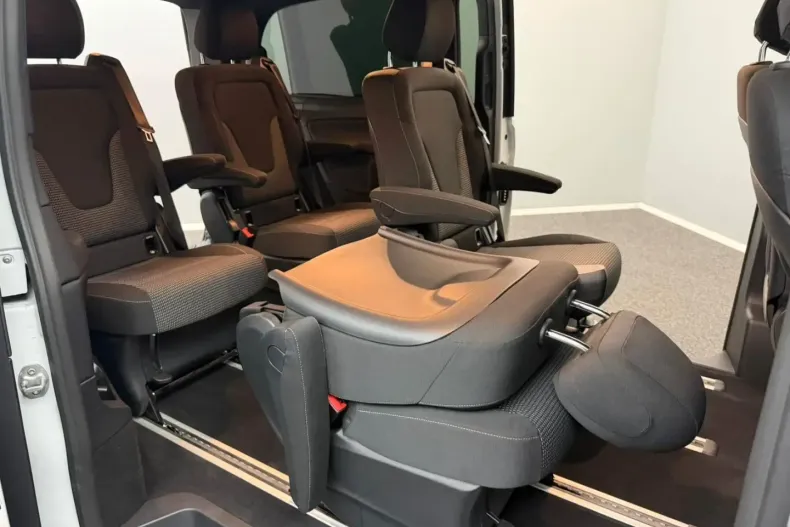 Mercedes-Benz V 300 (Clasa V) din 2022 cu 77.000 km - oferta MER180389 - foto 20