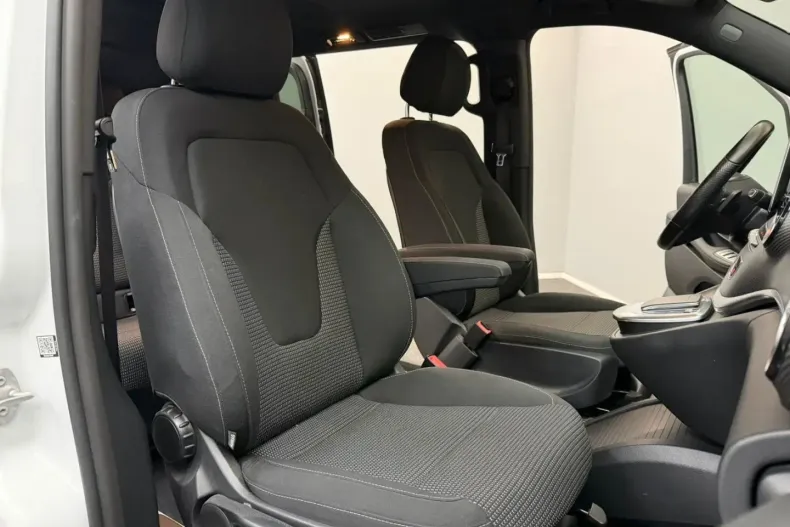 Mercedes-Benz V 300 (Clasa V) din 2022 cu 77.000 km - oferta MER180389 - foto 25