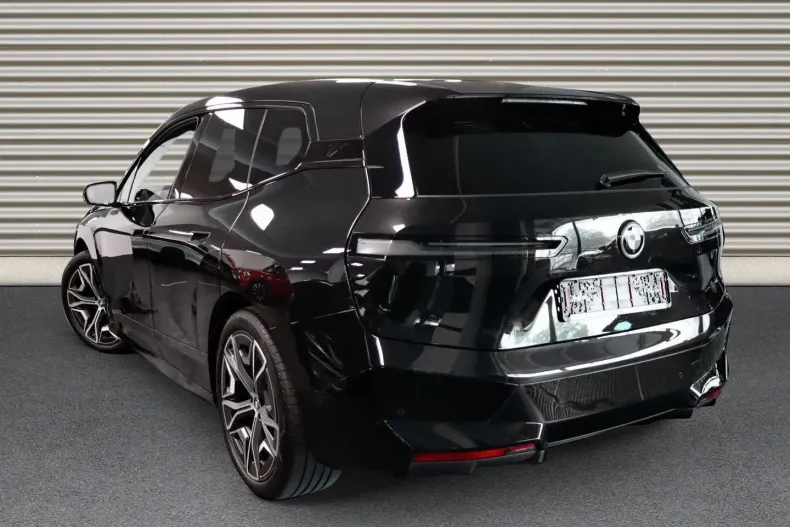 BMW iX (Seria i) din 2022 cu 68.475 km - oferta BMW180392 - foto 2