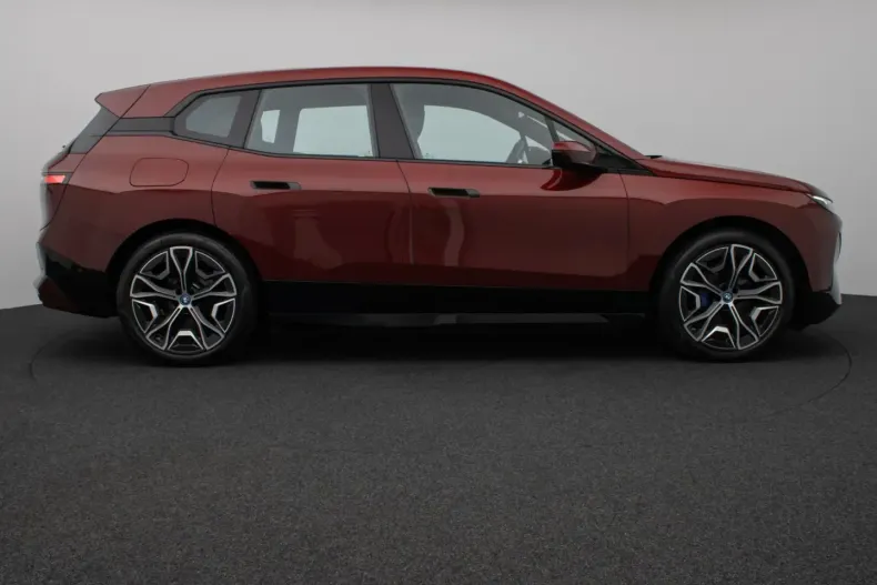 BMW iX (Seria i) din 2022 cu 41.975 km - oferta BMW180394 - foto 5