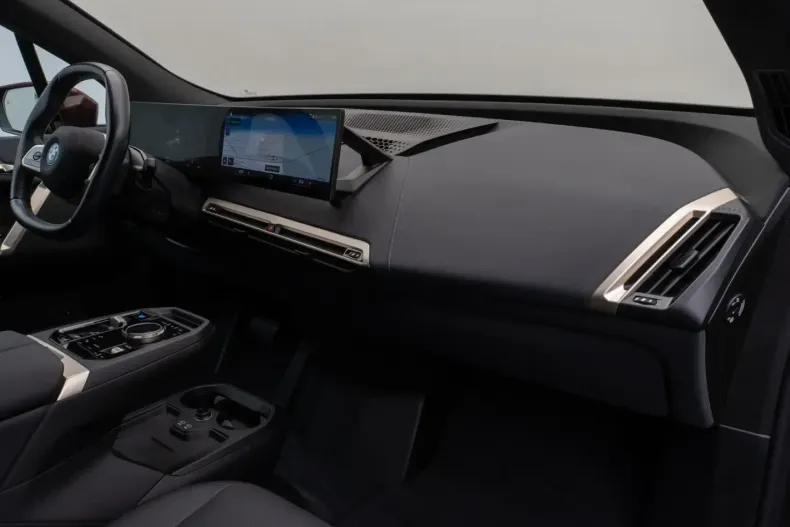 BMW iX (Seria i) din 2022 cu 41.975 km - oferta BMW180394 - foto 22