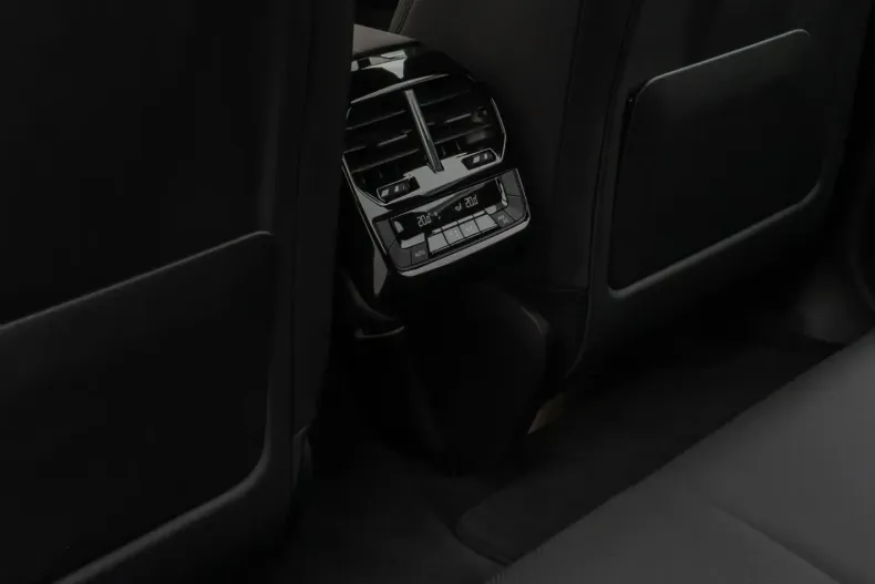 BMW iX (Seria i) din 2022 cu 41.975 km - oferta BMW180394 - foto 28