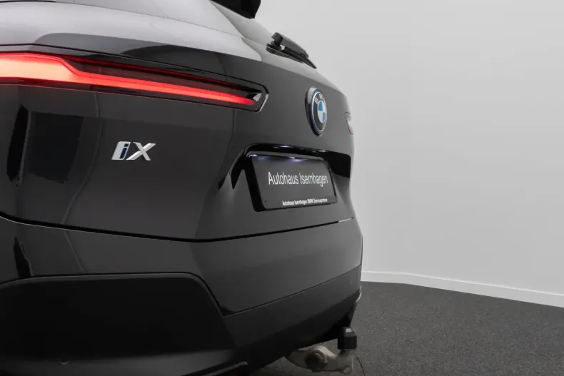 BMW iX (Seria i) din 2022 cu 60.162 km - oferta BMW180404 - foto 15