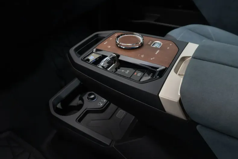 BMW iX (Seria i) din 2022 cu 60.162 km - oferta BMW180404 - foto 22