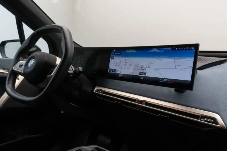 BMW iX (Seria i) din 2022 cu 60.162 km - oferta BMW180404 - foto 24