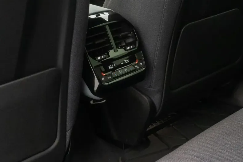 BMW iX (Seria i) din 2022 cu 60.162 km - oferta BMW180404 - foto 29