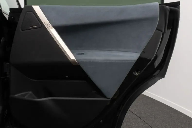 BMW iX (Seria i) din 2022 cu 60.162 km - oferta BMW180404 - foto 32