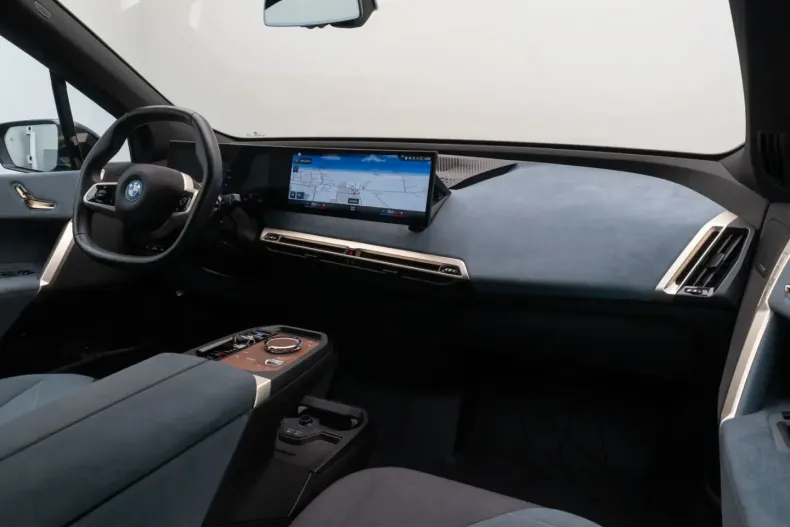 BMW iX (Seria i) din 2022 cu 60.162 km - oferta BMW180404 - foto 39