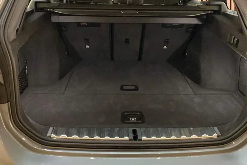 BMW 330 (Seria 3) din 2024 cu 11.534 km - oferta BMW180409 - foto 4