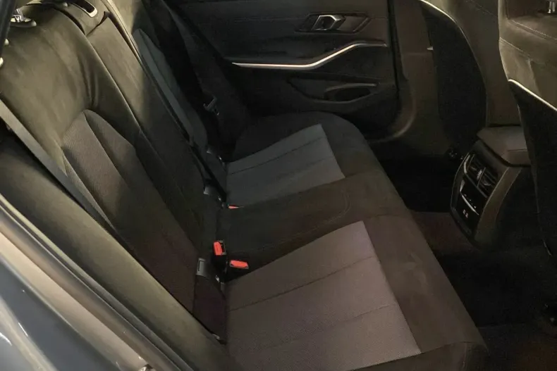 BMW 330 (Seria 3) din 2024 cu 11.534 km - oferta BMW180409 - foto 6