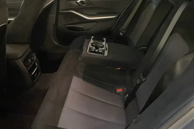 BMW 330 (Seria 3) din 2024 cu 11.534 km - oferta BMW180409 - foto 7