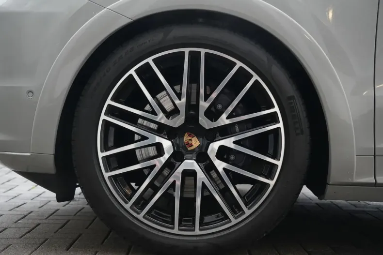 Porsche Cayenne din 2024 cu 16.000 km - oferta POR180435 - foto 16