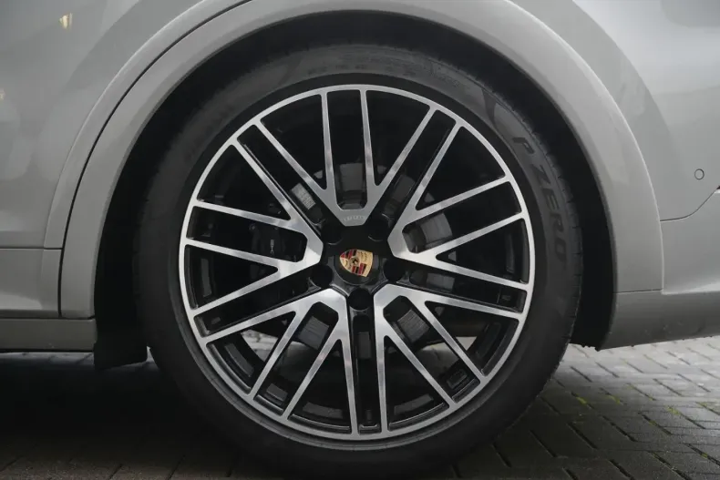 Porsche Cayenne din 2024 cu 16.000 km - oferta POR180435 - foto 17