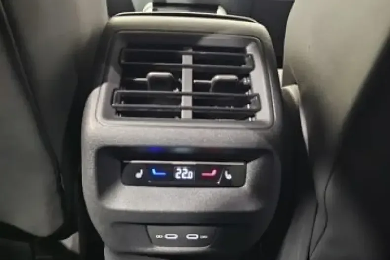 Volkswagen Tiguan din 2024 cu 43.300 km - oferta VOL180440 - foto 16