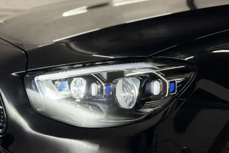 Mercedes-Benz E 300 (Clasa E) din 2023 cu 43.452 km - oferta MER180442 - foto 18