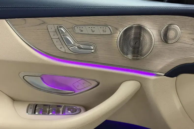 Mercedes-Benz E 300 (Clasa E) din 2023 cu 43.452 km - oferta MER180442 - foto 19