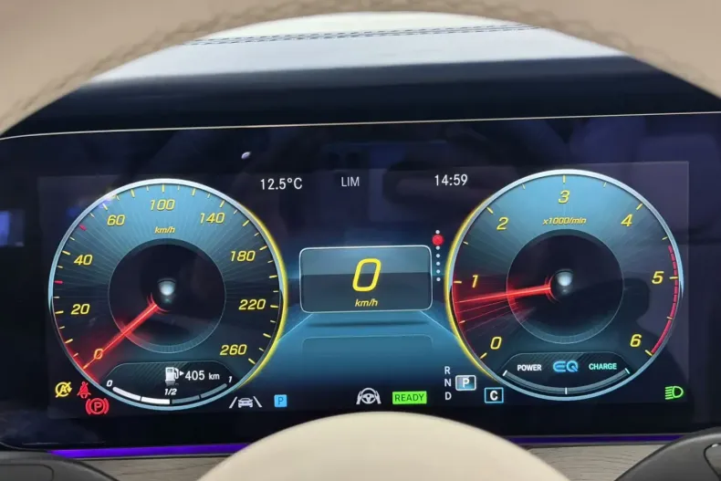 Mercedes-Benz E 300 (Clasa E) din 2023 cu 43.452 km - oferta MER180442 - foto 21