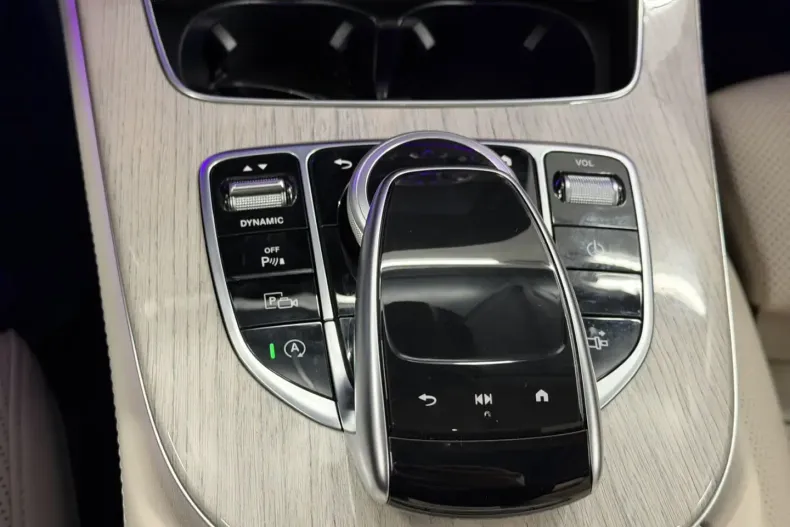 Mercedes-Benz E 300 (Clasa E) din 2023 cu 43.452 km - oferta MER180442 - foto 26