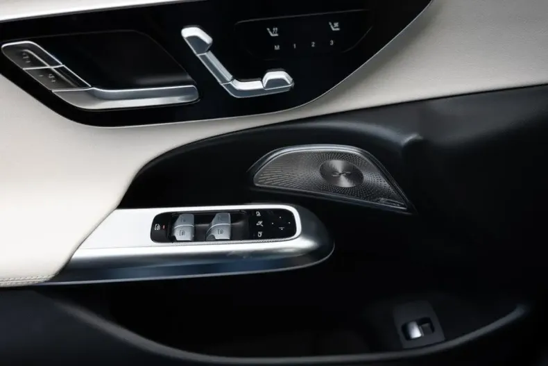 Mercedes-Benz E 220 din 2025 cu 28.113 km - oferta MER180444 - foto 18