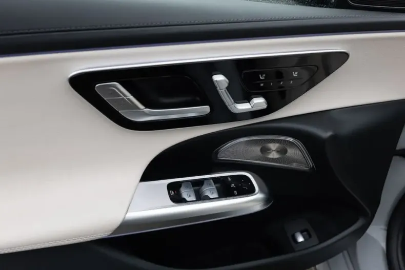 Mercedes-Benz E 220 din 2025 cu 14.886 km - oferta MER180445 - foto 20