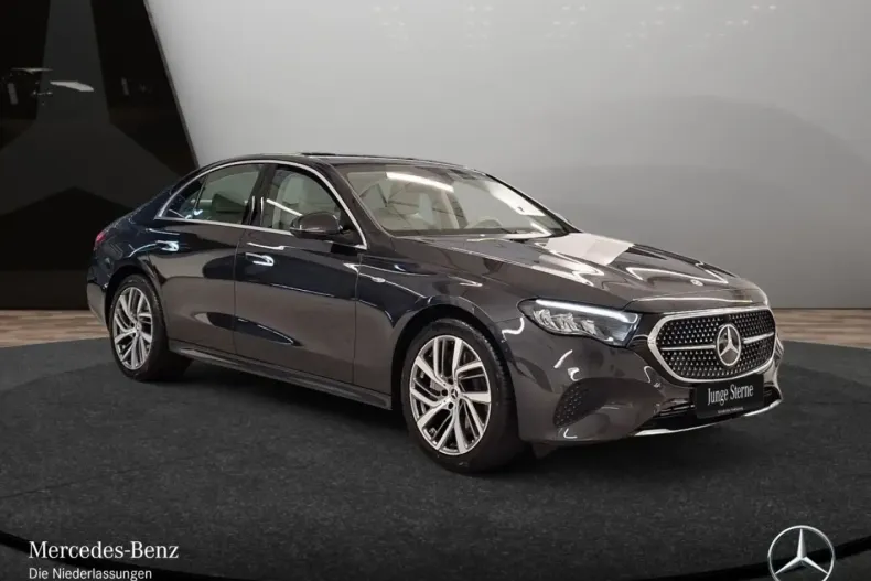 Mercedes-Benz E 300 (Clasa E) din 2025 cu 7.658 km - oferta MER180447 - foto 1