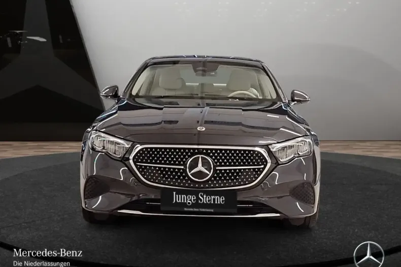 Mercedes-Benz E 300 (Clasa E) din 2025 cu 7.658 km - oferta MER180447 - foto 3