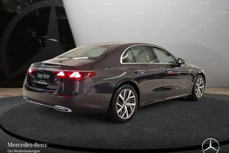 Mercedes-Benz E 300 (Clasa E) din 2025 cu 7.658 km - oferta MER180447 - foto 5