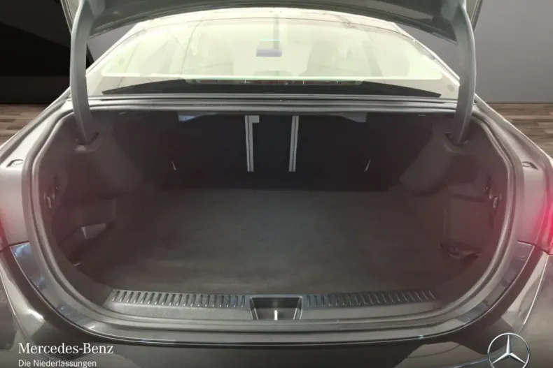 Mercedes-Benz E 300 (Clasa E) din 2025 cu 7.658 km - oferta MER180447 - foto 15