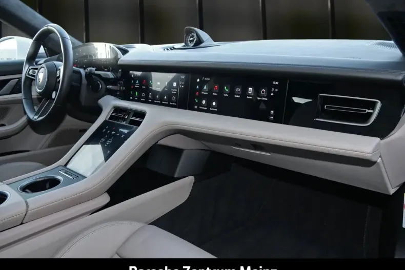 Porsche Taycan din 2022 cu 22.650 km - oferta POR180448 - foto 3