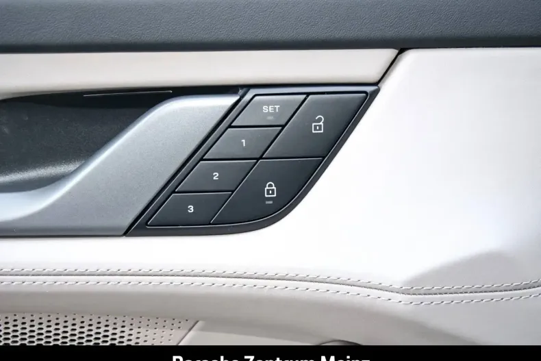 Porsche Taycan din 2022 cu 22.650 km - oferta POR180448 - foto 27