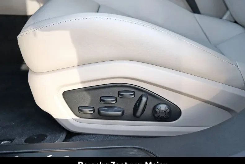 Porsche Taycan din 2022 cu 22.650 km - oferta POR180448 - foto 30