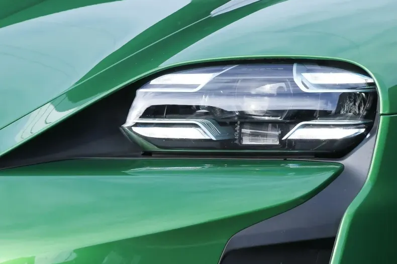 Porsche Taycan din 2022 cu 29.900 km - oferta POR180449 - foto 8