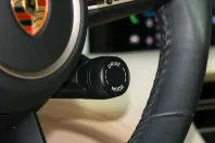 Porsche Taycan din 2022 cu 29.900 km - oferta POR180449 - foto 16