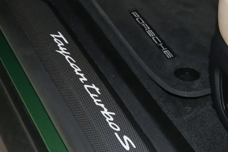 Porsche Taycan din 2022 cu 29.900 km - oferta POR180449 - foto 25