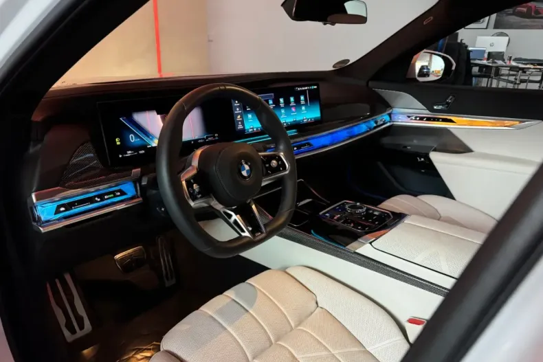 BMW 740 (Seria 7) din 2024 cu 26.715 km - oferta BMW180454 - foto 9