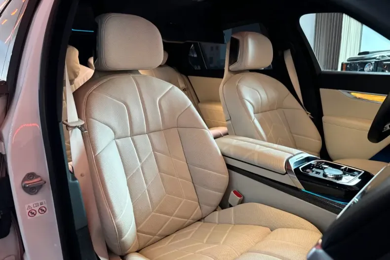 BMW 740 (Seria 7) din 2024 cu 26.715 km - oferta BMW180454 - foto 15