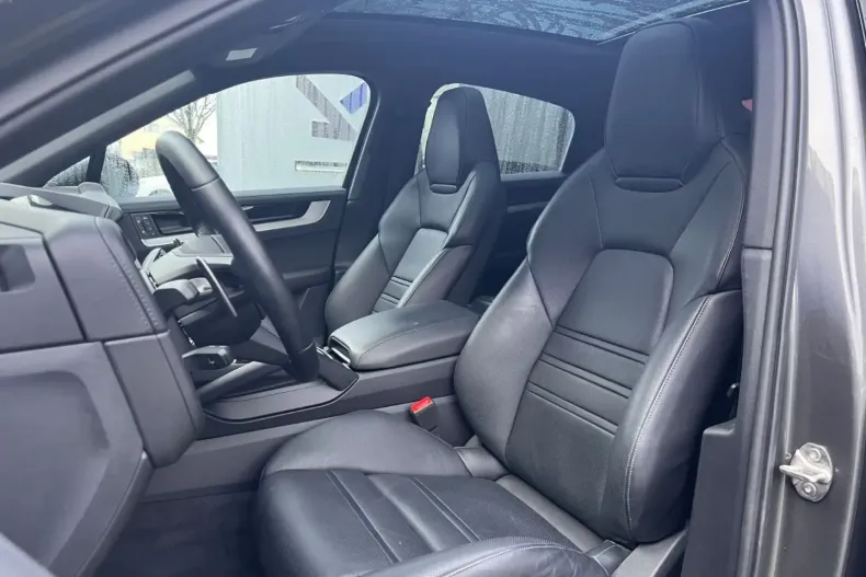 Porsche Cayenne din 2024 cu 16.800 km - oferta POR180455 - foto 6