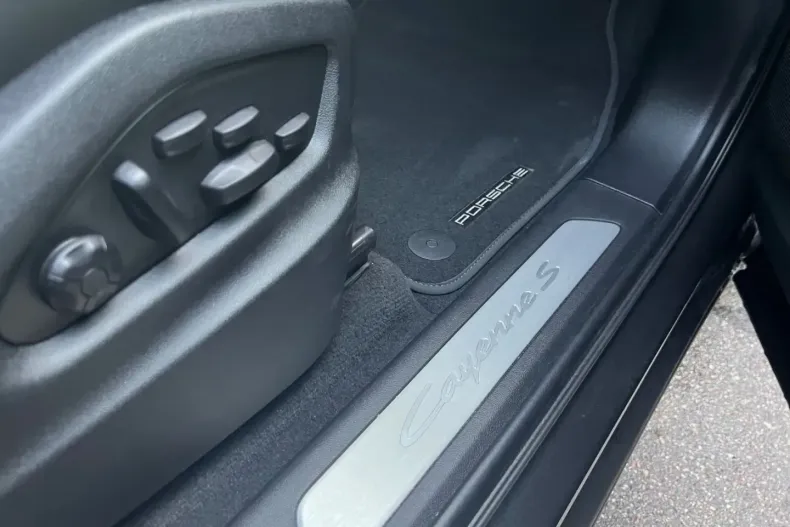 Porsche Cayenne din 2024 cu 16.800 km - oferta POR180455 - foto 10