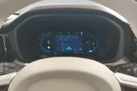 Volvo XC60 din 2024 cu 3.884 km - oferta VOL180466 - foto 13