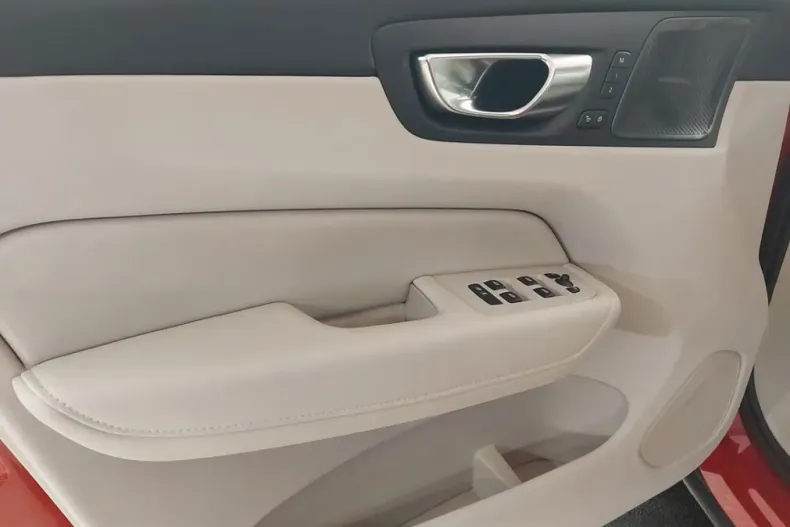 Volvo XC60 din 2024 cu 3.884 km - oferta VOL180466 - foto 15