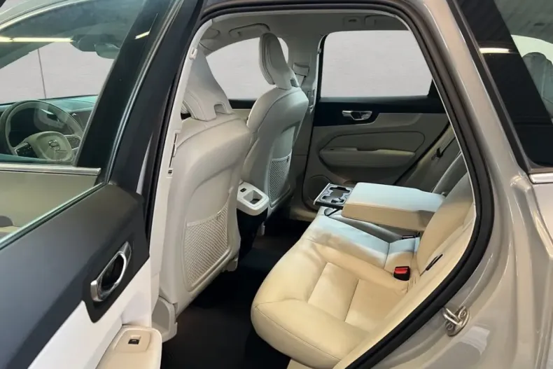 Volvo XC60 din 2024 cu 22.574 km - oferta VOL180467 - foto 16