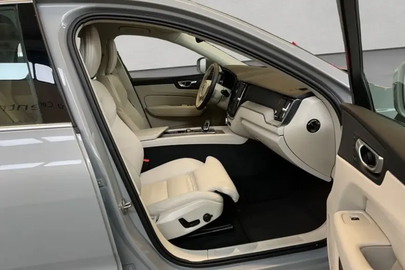 Volvo XC60 din 2024 cu 22.574 km - oferta VOL180467 - foto 19