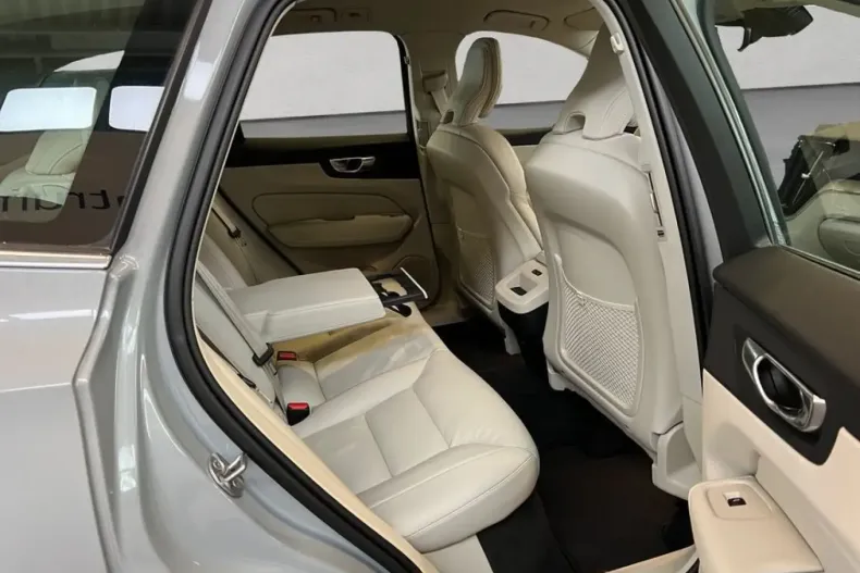 Volvo XC60 din 2024 cu 22.574 km - oferta VOL180467 - foto 21