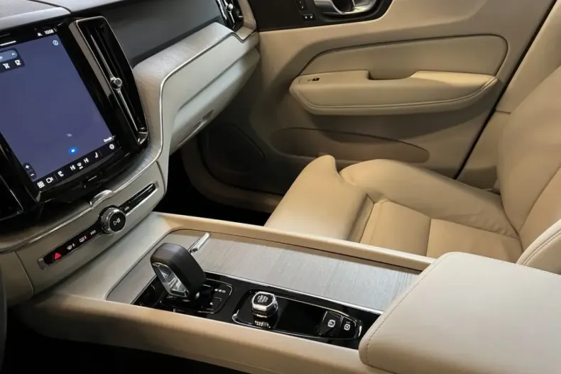 Volvo XC60 din 2024 cu 22.574 km - oferta VOL180467 - foto 25