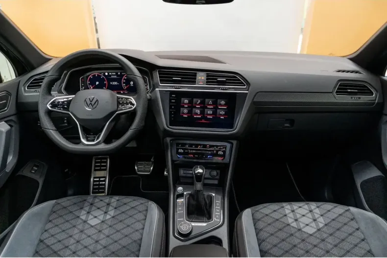 Volkswagen Tiguan din 2021 cu 97.800 km - oferta VOL180473 - foto 8